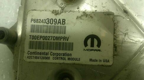 وحدة التحكم في المحرك ECM 3.6L تناسب شاحن 16-17 300 68243309AB 68317773AD in Kuwait