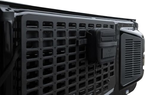 XG Cargo M7 MOLLE Pod المغناطيسي - حامل تخزين متوسط ​​للمركبة ForgedShell - وصول بقفل مغناطيسي، غلاف صلب مقاوم للطقس، لاصق MOLLE أو 3M - منظم الأدوات والعتاد in Kuwait