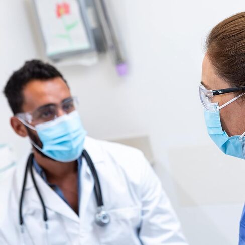 سلامة المدافع - ASTM المستوى 1 95% PFE، الدرجة الطبية، قناع الوجه الإجراء (50 عبوة) in Kuwait