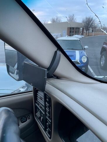 Edge 28602 CTS3 Pillar Display Mount in Saudi Arabia