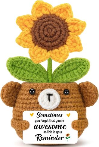 GevGuxLuo Mini Positive Sunflower Bear كروشيه زهور مع بطاقة أنت مدهش، ملهمة مصنوعة يدويًا لعيد الأم تقديرًا لعيد الميلاد، هدية شكر للنساء والرجال والمعلمين والممرضات وزملاء العمل in Kuwait