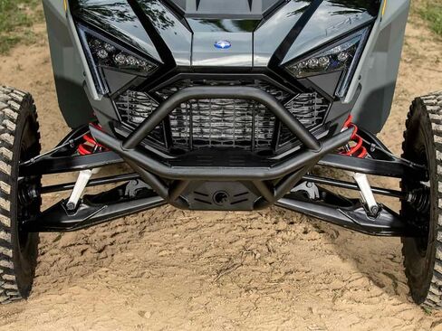 المصد الأمامي SuperATV لـ Polaris RZR Pro R/4، Pro S/S4، Turbo R/R 4 | مصنوعة من أنابيب فولاذية شديدة التحمل، يتم تركيبها مباشرة على الإطار | أسود | انظر الإعداد | صنع في الولايات المتحدة الأمريكية in Kuwait