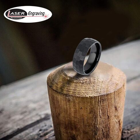 خاتم نقش شخصي للرجال وخاتم للنساء من حلقات التنجستين 8 مم مطلي بطبقة IP سوداء مصقولة ومطرقة في المنتصف خاتم زفاف مثالي للأزواج in Kuwait