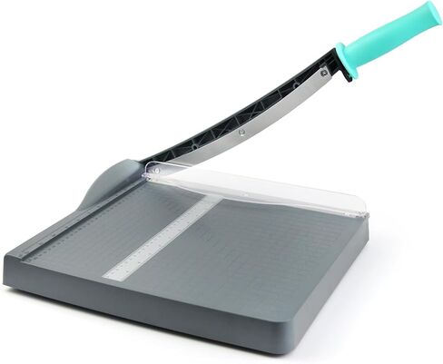 قاطعة ورق مقصلة، قاطعة ورق A4، أداة تشذيب ورق شديدة التحمل مع واقي أمان، لوح تقطيع بطول 12 بوصة، سعة 16 ورقة، للبطاقات والصور وسجلات القصاصات والمكتب والفصول الدراسية in Kuwait