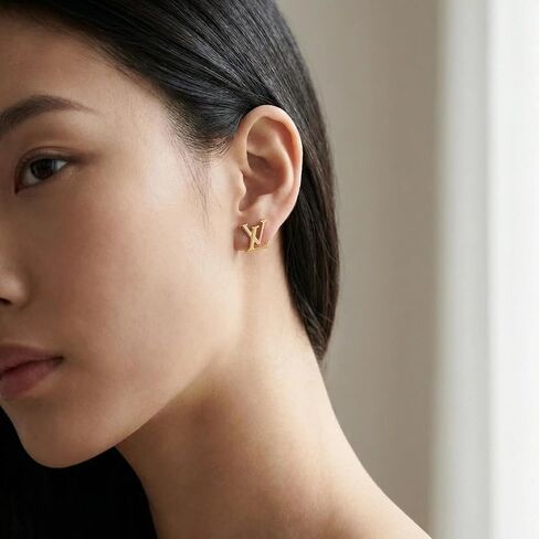 أقراط ذهبية اللون بشعار حرفين مزدوجين للنساء - مجوهرات عصرية in Kuwait