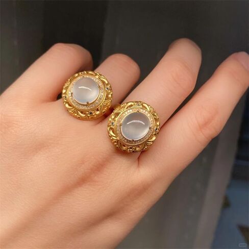 Vintage Aromatherapy Lip Balm Ring for Women, Hidden Locket Jade Ring Storage Design for Small Keepsakes or Emergency Items, Anxiety Meditation Jewelry Gift in Saudi Arabia
