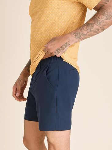 شورت Chubbies Everywear للرجال - شورت رجالي كاجوال 8 بوصات، خصر مرن، مقاوم للماء، جيب بسحاب in Kuwait