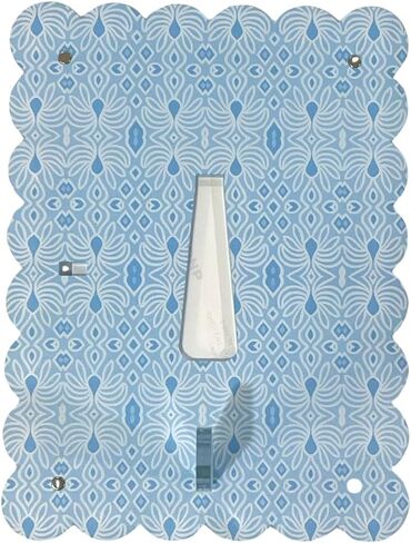Scalloped Magnetic Acrylic Picture Frame, Geometric Blue and White, 5x7, Grandmillennial Geometric Art Pattern, Holds Vertical or Horizontal Photos in Kuwait