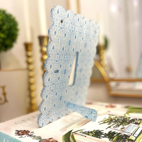 Scalloped Magnetic Acrylic Picture Frame, Geometric Blue and White, 5x7, Grandmillennial Geometric Art Pattern, Holds Vertical or Horizontal Photos in Kuwait