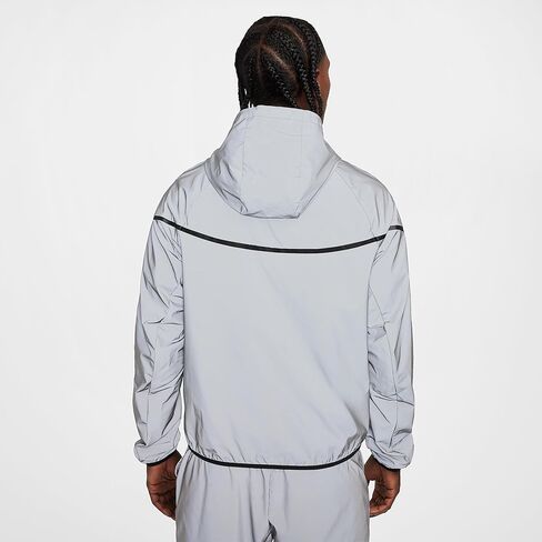 سترة عاكسة منسوجة للرجال من Nike Tech (تعكس فضي/أسود) in Saudi Arabia