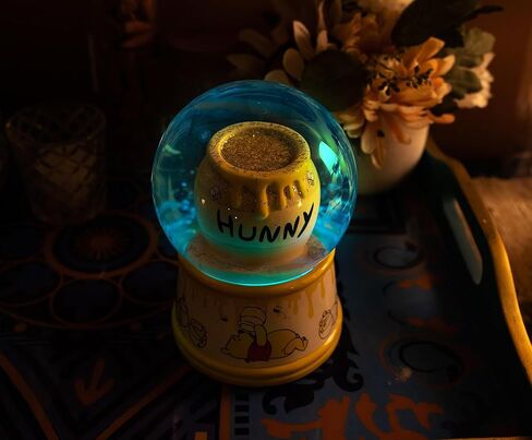 كرة ثلجية للبالغين من ديزني ويني ذا بوه هاني مع قطعة عرض لامعة دوارة | 6 بوصات طويل القامة in Kuwait