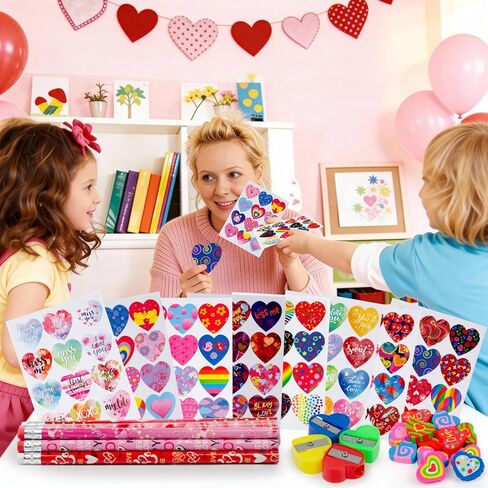 مجموعة قرطاسية لأقلام عيد الحب للأطفال، 12 قلم رصاص، 12 ممحاة قلب، 4 مبراة أقلام ملونة، و192 ملصق قلب عيد الحب - تبادل هدايا عيد الحب in Kuwait