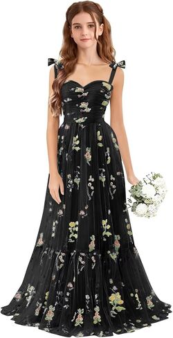 UZN Junior Bridesmaid Dresses Flower Embroidery Tulle Long Girls Prom Dresses A Line Formal Wedding Guest Gown in Kuwait