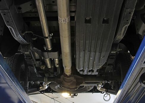 طقم عادم Flowmaster 817981 Outlaw Cat-Back مقاس 3 بوصات 409 مخرج مزدوج من الفولاذ المقاوم للصدأ 4 بوصات مطلي بالسيراميك الأسود 304 أطراف من الفولاذ المقاوم للصدأ متوافقة مع 2021-2024 Ford F-150 2.7L 3.5L 5.0L in Kuwait