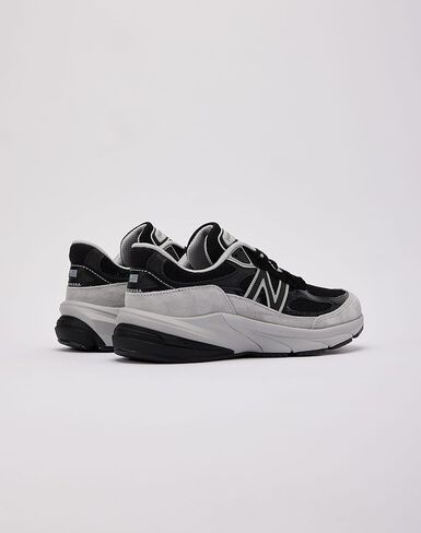 New Balance Men's 990v6 Sneakers in Saudi Arabia