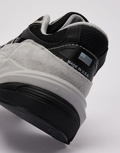 New Balance Men's 990v6 Sneakers in Saudi Arabia