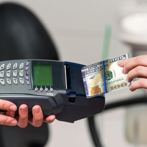 Thaph-Ky قطعتان من جلد بطاقة الائتمان المطاطية المضحكة - مشبك نقود واقعي كومة من مئات ملصقات بطاقات الخصم للبنك وأجهزة الصراف الآلي وبطاقة Ebt - بدون فقاعات، رفيعة، مقاومة للماء، لا غطاء بقايا in Kuwait