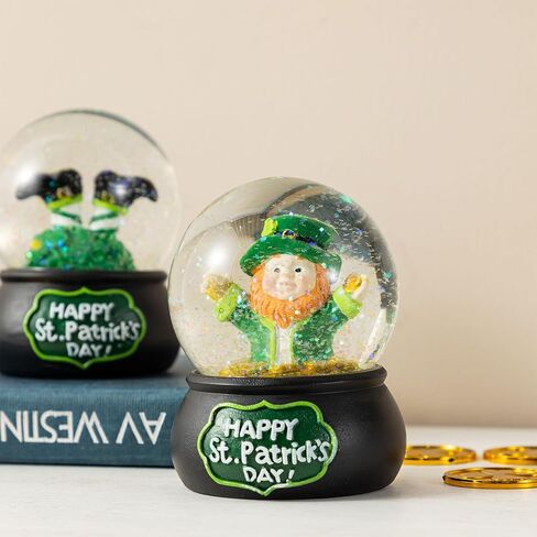 مجموعة Glitzhome مكونة من كرتين مائيتين من راتينج St.Patrick's Leprechaun، تصميم Leprechaun الاحتفالي والعملات الذهبية/نبات النفل، كرات ثلجية مصنوعة يدويًا لتزيين طاولة عيد القديس باتريك in Saudi Arabia