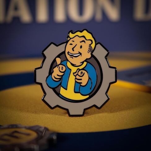 شارة دبوس كاريزما بوي إصدار محدود من Fallout in Saudi Arabia