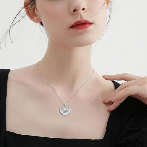 Natural Moonstone Moon Cat Necklace for Women 925 Sterling Silver Moon Cat Pendant Holiday Commemorative Gifts in Saudi Arabia