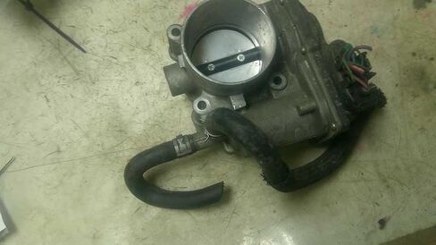صمام الخانق للجسم سيدان 1.8L يناسب 11-19 كورولا 337-50293 in Kuwait