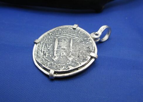 Sterling Silver Pirate Doubloon "2 Reale" Shipwreck Coin Pendant Replica with Shackle Bail 1.5" x 1" in Kuwait