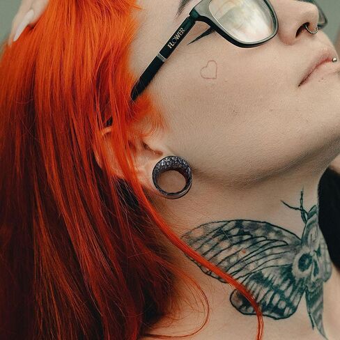 LADEMAYH 2Pcs Hammered Design Ear Plugs Tunnels Gauges, 0g-3/4inch Double Flared Saddle Gauges for Ears, Hypoallergenic Surgical Stainless Steel 316L Ear Stretching Body Jewelry in Saudi Arabia