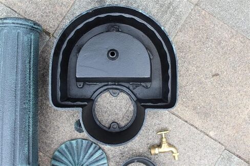 Cast Iron Crafts Retro Vertical Sink Courtyard Home Floor-Standing Wash Basin Sink Home Decoration Ornaments Metal Wash Basin Wall Water Fountain in Saudi Arabia