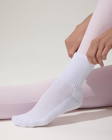 PAVOI ACTIVE Pilates Socks with Grips for Women - One Size Non Slip Quarter-Crew Grip Socks for Yoga, Barre - Bamboo Blend in Saudi Arabia