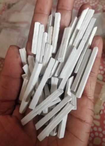 أقلام الرصاص - 50 عود | أعواد أردواز طبيعية ممتازة ذات ملمس ترابي | أعواد طباشير آمنة وغير سامة (مثالية للفنانين والمدارس والاستخدام الاحترافي) in Kuwait