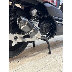 طقم كاتم صوت العادم عالي الأداء مع لمسة نهائية من ألياف الكربون للدراجات النارية ATVs GY6 150cc 200cc in Kuwait