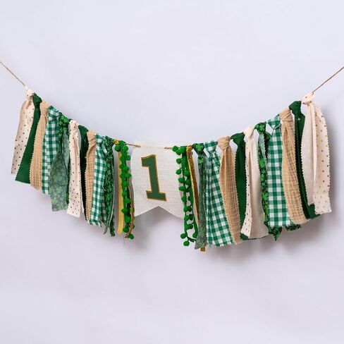 لافتة كرسي مرتفع Lucky One - لافتة كرسي عالٍ لعيد القديس باتريك شامروك لعيد ميلاد الطفل الأول، خلفية لتزيين حفلات عيد الميلاد على شكل كعكة البرسيم، دعامة صور لحفلات أعياد الميلاد الأولى in Kuwait