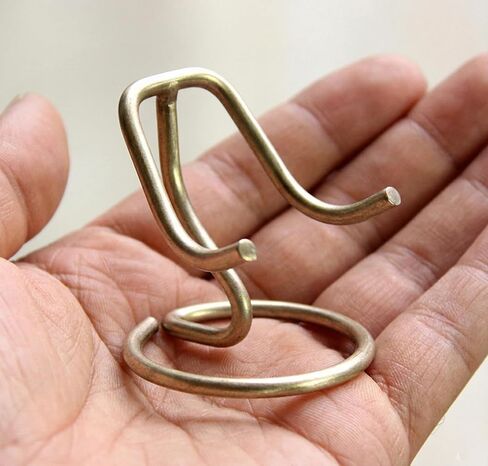 ايسبلاناد حامل جرة على شكل قلب، حامل لجرة تذكارية على شكل قلب | برطمانات معدنية | برطمانات دفن | برطمانات تذكارية تذكارية. in Kuwait