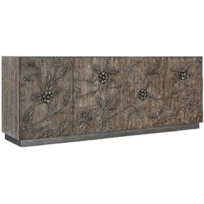 غرفة المعيشة الحديثة من BOWERY HILL Credenza، 4 أبواب، فتحات مزخرفة بالزهور وأجهزة فضية، قشرة البلوط والراتنج، تشطيب خشبي متوسط، أرفف قابلة للتعديل، لوحة خلفية مهواة، إدارة الأسلاك in Kuwait