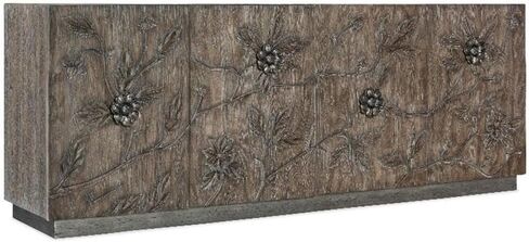 غرفة المعيشة الحديثة من BOWERY HILL Credenza، 4 أبواب، فتحات مزخرفة بالزهور وأجهزة فضية، قشرة البلوط والراتنج، تشطيب خشبي متوسط، أرفف قابلة للتعديل، لوحة خلفية مهواة، إدارة الأسلاك in Kuwait