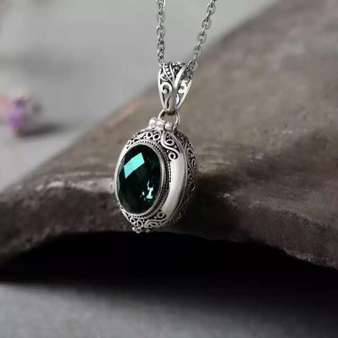 Fashionable Gawu Box Pendant Openable Crystal Sachet Photo Box Necklace Women's Dinner Party Jewelry Gift in Saudi Arabia