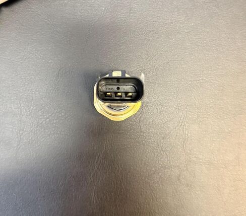 مستشعر ضغط زيت المحرك Cummins 4921517 متوافق مع Cummins 6.7L ISX ISM ISX11.9 ISX15 Freightliner Peterbilt وETC. in Kuwait