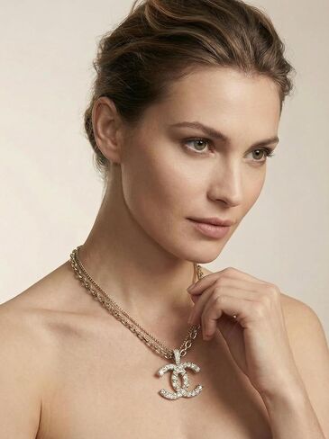 قلادة مكدسة مزدوجة الطبقات مطلية بالذهب عيار 18 قيراط من BUENAVO، تصميم حروف أنيق، هدية مجوهرات عصرية لعيد الحب، قلادة عصرية للنساء in Kuwait