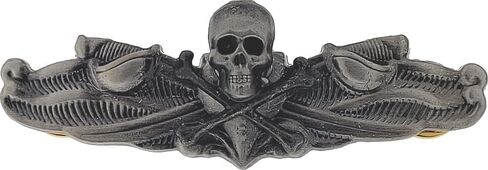Enlisted Surface Warfare Specialist Oxidized Skull Bones Badge Custom Made Pin Naval Insignia ESWS in Saudi Arabia