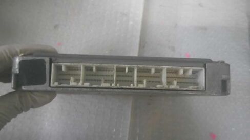وحدة التحكم في المحرك ECM 2WD تناسب 01-02 متوافقة مع تويوتا متوافقة مع تندرا 89661-0C350 896610C350 in Kuwait