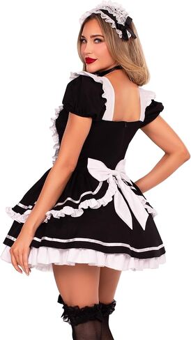 زي Maid to Flirt، يتضمن فستانًا مكشكشًا مع صدرية برباط وتنورة ذات طبقات، وفيونكة خلفية مثبتة بدبابيس in Saudi Arabia