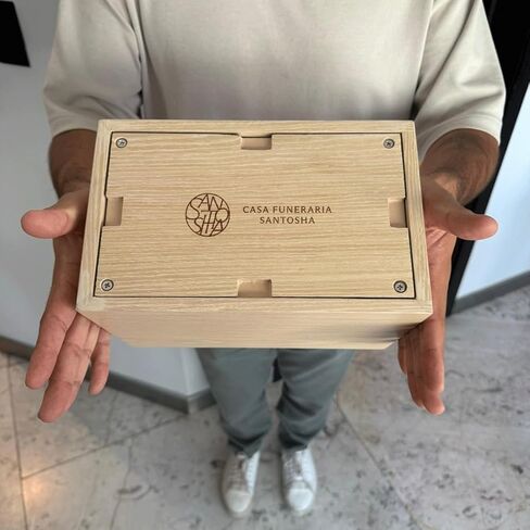 Genérico Wooden Urn for Human Ashes | Warm Decorative Design | Cremation Funeral Urn | Parota and Natural Oak | Casa Funeraria Santosha in Saudi Arabia