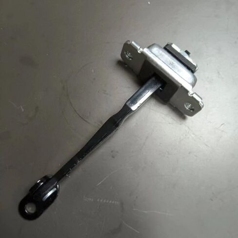 الجزء الخلفي الأيسر من صواعق الباب OEM 79480-2F000 794802F000 in Saudi Arabia