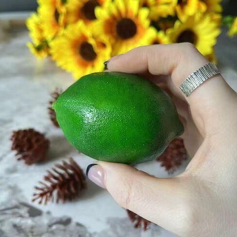 10 قطع من فاكهة الليمون الاصطناعية، ليمون مزيف لحفلات الزفاف والتصوير الفوتوغرافي وديكور عيد الشكر (أخضر أصفر) in Kuwait