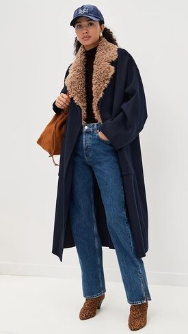 معطف نسائي من Essentiel Antwerp بياقة من الفرو الصناعي من Irno in Kuwait