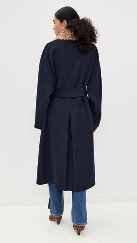 معطف نسائي من Essentiel Antwerp بياقة من الفرو الصناعي من Irno in Kuwait