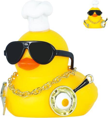 زينة لوحة قيادة السيارة على شكل بطة مطاطية مع قبعة صغيرة، نظارات شمسية، قلادة ذهبية، ملعقة ووعاء، 4 أشرطة لاصقة، ملحقات سيارة مضحكة (أصفر) in Kuwait