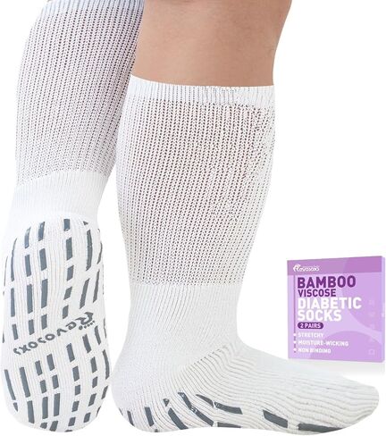 جوارب ذات عرض إضافي للأقدام المتورمة - زوجان من الجوارب فائقة العرض لمرضى السكري للنساء والرجال، جوارب واسعة للغاية من الخيزران لمرضى السكري غير قابلة للانزلاق جوارب المستشفى - 2 أبيض in Kuwait
