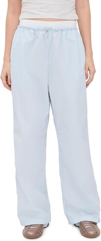 Nike Women's Parachute Hero Pants in Saudi Arabia
