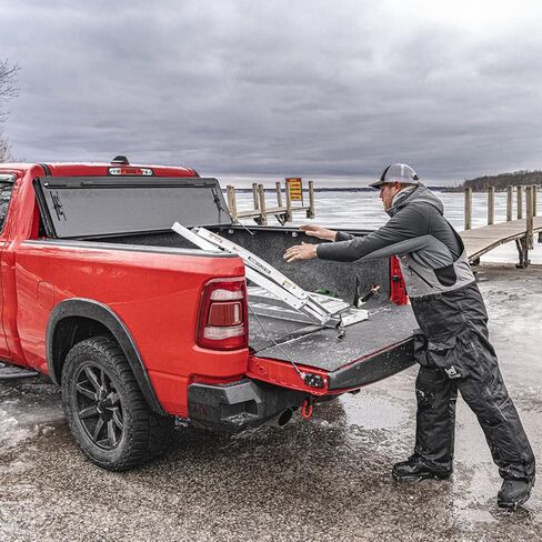 غطاء تونيو لسرير الشاحنة من Gator FX بأربعة طيات | 8828130 | يناسب 2019 - 2025 Chevy/GMC Silverado/Sierra، يعمل مع باب خلفي MultiPro/Flex (لن يناسب سرير Carbon Pro) سرير 5 أقدام و10 بوصات (70 بوصة) in Kuwait